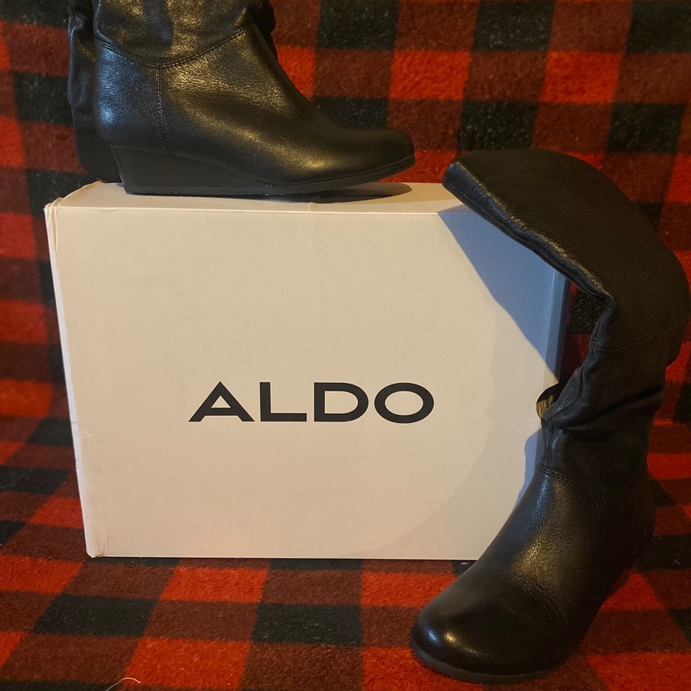 Boots - Picture 3 of 4